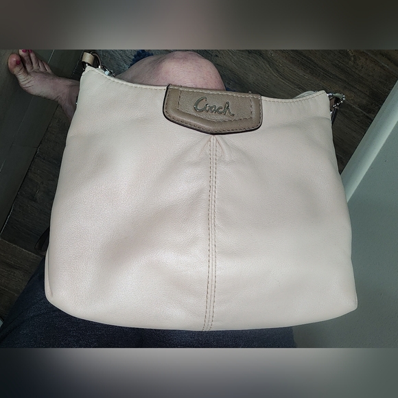 Coach Cream Tan Crossbody Swingback Poppy Purse - Picture 12 of 12